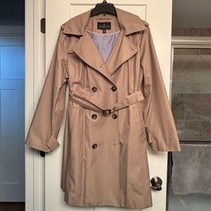 London Fog Light Beige Double-Breasted Trench Coat with Belt